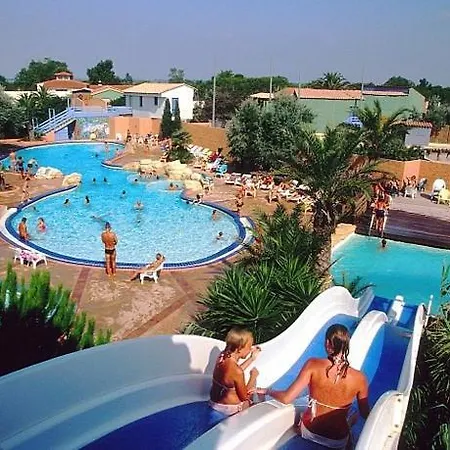 Mobilhome Almira Aparthotel 2*